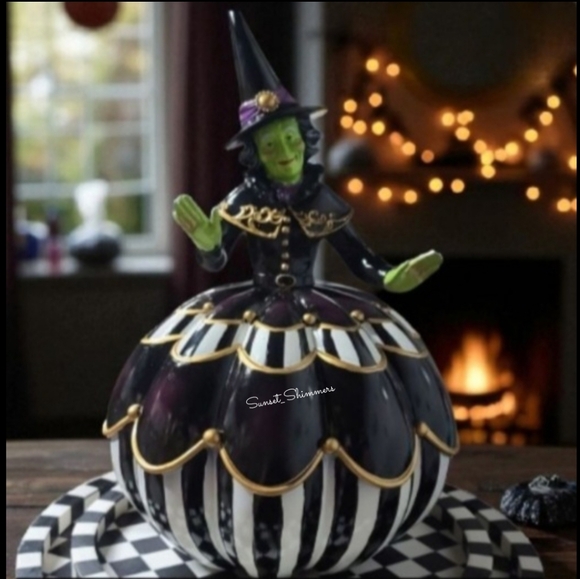 Large 16" Halloween Pumpkin Witch Mackenzie Style Figurine Statue Decor New - Picture 1 of 11